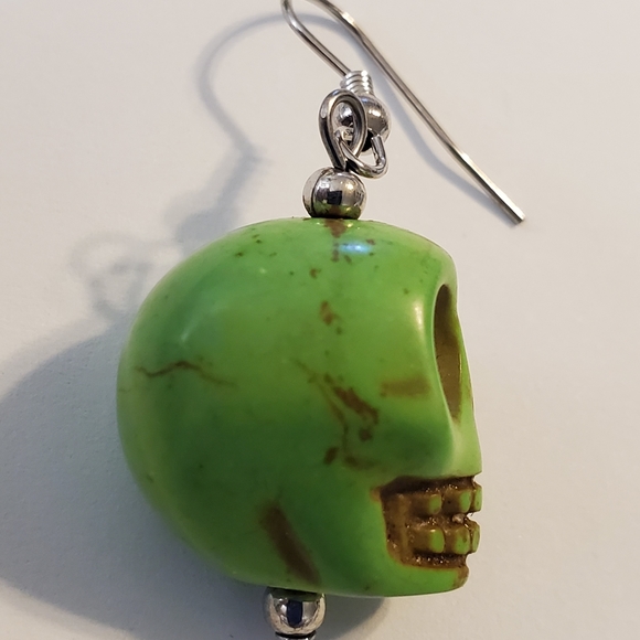 Gemstone Skull Earrings Green Howlite Carved Stone - Picture 4 of 5